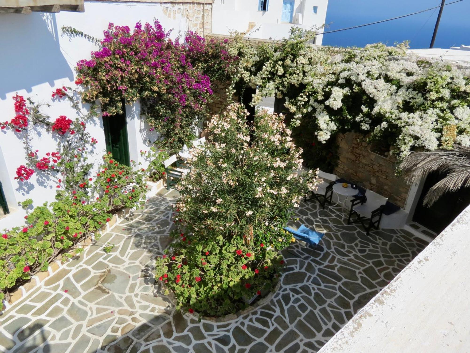 Fanivevisgarden Hotel Folegandros Town Ngoại thất bức ảnh
